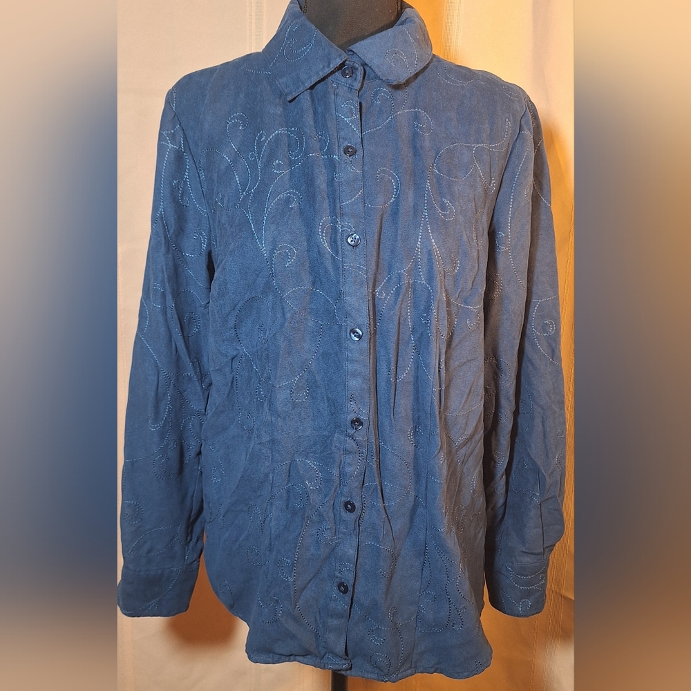 CROFT & BARROW Blue Button-down Shirt with Embroidery